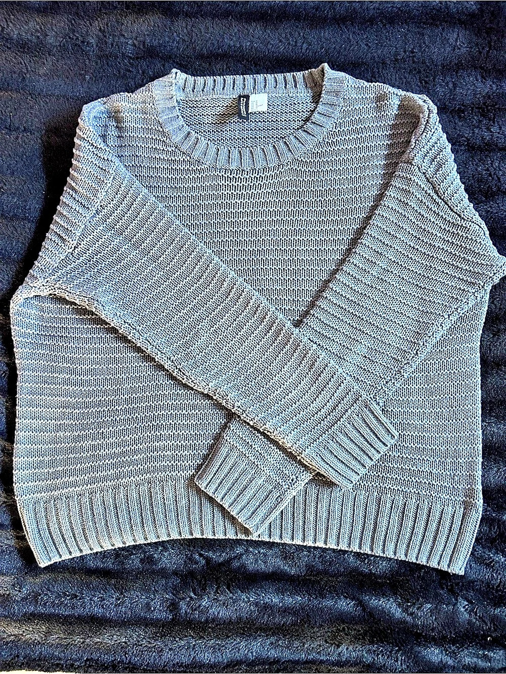 H&Medium Ribbed Crewneck Sweater in Gray Size Medium